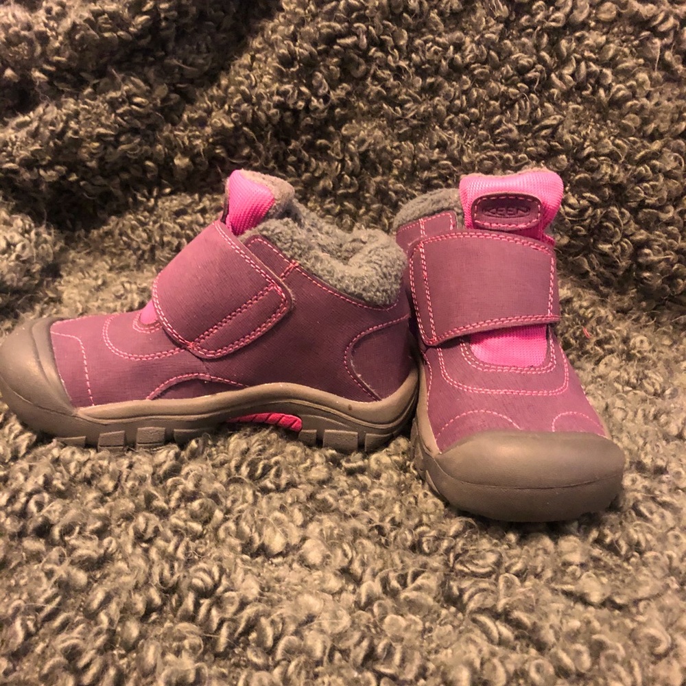 Gently worn Keen toddler boots